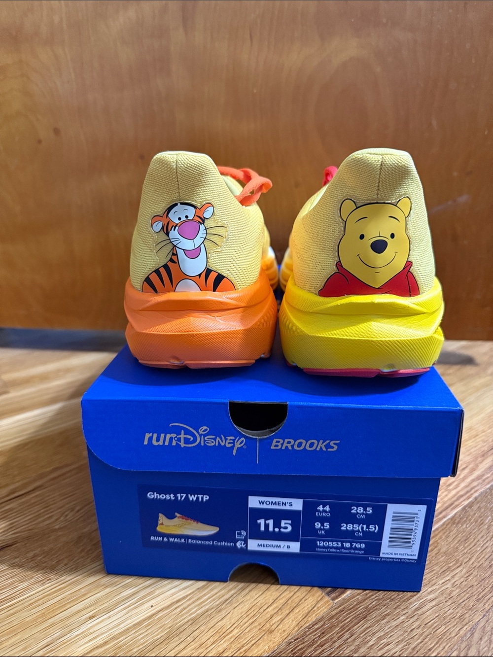 2026 RunDisney Winnie the Pooh Women’s Brooks